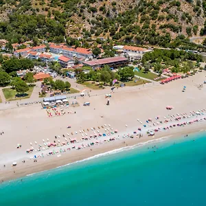 Hotel Belcekum Beach